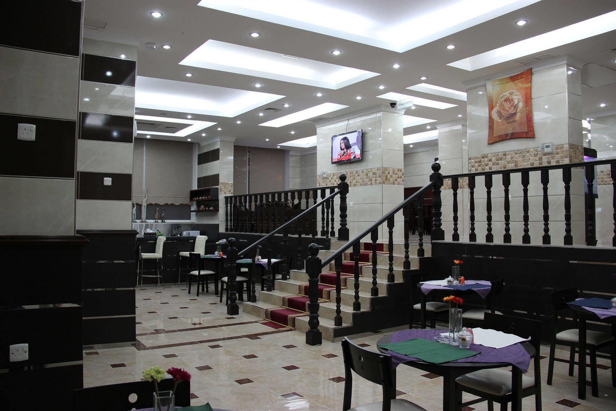 Al Muhanna Plaza Salmiya Esterno foto